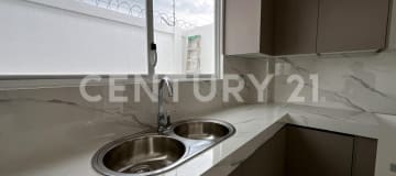 Casa amplia en venta en Samborondon