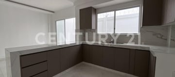 Casa amplia en venta en Samborondon