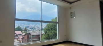 Venta Departamento 3 dormitorios 2 garajes, cerca Hotel Savoy Inn, vista panorámica, 130 m² GB.