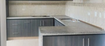 Venta Departamento 3 dormitorios 2 garajes, cerca Hotel Savoy Inn, vista panorámica, 130 m² GB.