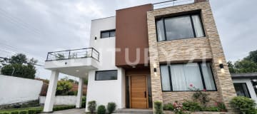 Terreno con casa en Tumbaco, 7,606m², alto potencial