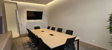 Oficina en alquiler de 43m2 con parqueo, Edificio Millenium, Kennedy Norte ER