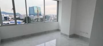 Oficina en alquiler de 43m2 con parqueo, Edificio Millenium, Kennedy Norte ER