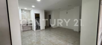 Local 35m² en plaza comercial - Sangolquí - Alto flujo peatonal