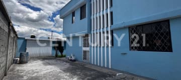 Casa familiar en Conocoto - 4 dormitorios y áreas verdes
