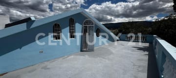 Casa familiar en Conocoto - 4 dormitorios y áreas verdes