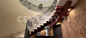 Casa amoblada esquinera en Estancias del Río, Samborondón - 600m²