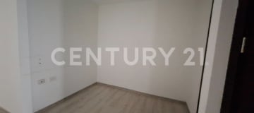Local comercial en La Coruña, Quito - 294m² + 6 parqueaderos