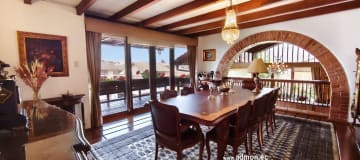 Casa de Lujo en Venta, 5 Dormitorios – Rumipamba, Quito