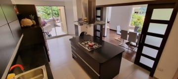 VENTA CASA - 3 DORMITORIOS - ESTUDIO - CUMBAYA