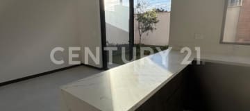 Casa nueva en Puembo con jardín y áreas verdes