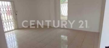Vendo casa en Urb. Málaga 2 - 3 dormitorios y parqueo
