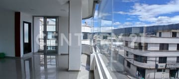 Oficinas en Conocoto: ubicación comercial estratégica