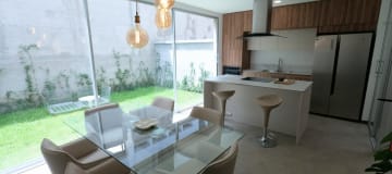 Venta Casa esquinera a estrenar - Valle de los Chillos, cerca al supermaxi de San Gabriel. SC