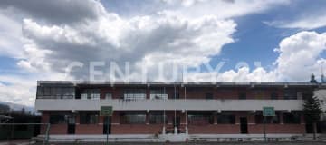 Unidad Educativa en Pifo - 2 ha, canchas, piscina y más