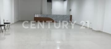 Local comercial 180m² en plaza estratégica Tumbaco-Cumbayá