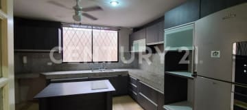 Casa en Kennedy con 276m², BBQ, jacuzzi y guardianía