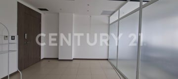 Oficina en alquiler - Edificio Emporium, $700 + alícuotas