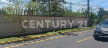 Terreno de 1006 m² en Campo Alegre, ideal para vivienda de lujo