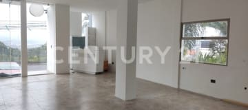 Local comercial en renta: 74m², ubicación estratégica Nayón-Tanda