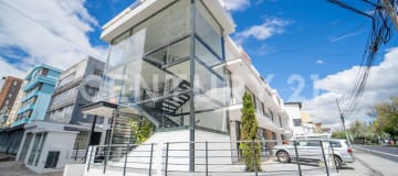 Local comercial 27m² en edificio Ardenas, sector Rumipamba