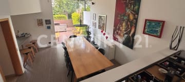Casa de lujo en Cumbayá: 257m², piscina y seguridad