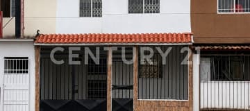 Casa comercial/residencial, 3 dorm, 3 baños, patio