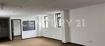 Oficina 80 m² con balcones en zona céntrica de Quito