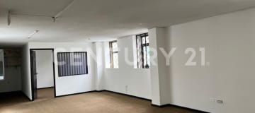Oficina 80 m² con balcones en zona céntrica de Quito