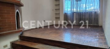 Casa en Turubamba cerca de Quicentro Sur con terraza