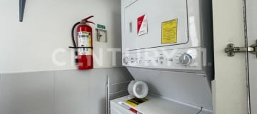 Depto. 110m2 amoblado en González Suárez - 2 dorm. y balcón