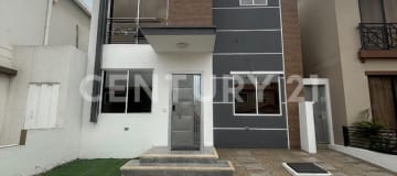 Casa moderna en Villa Club - 160m² - 3 dormitorios - $180K