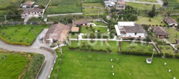 Hostería en Otavalo - 5,812m², cabañas y auditorio