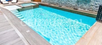 Casa 540m² en Cumbayá con piscina, BBQ y seguridad privada