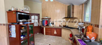 Casa exclusiva de 573m² con cancha, BBQ y 7 dormitorios
