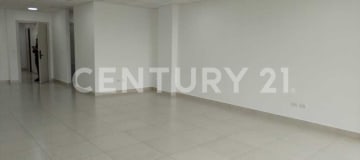 Oficina en venta en Ceibos, Guayaquil - 79 m² + parqueo