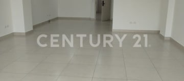 Oficina en venta en Ceibos, Guayaquil - 79 m² + parqueo