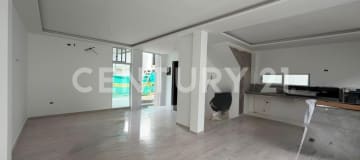 Casa de estreno en Urb. Logare Via Salitre con club social y piscina
