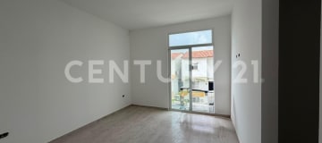 Casa de estreno en Urb. Logare Via Salitre con club social y piscina