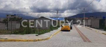 Terreno esquinero urbanizado en Bellavista, Calderón