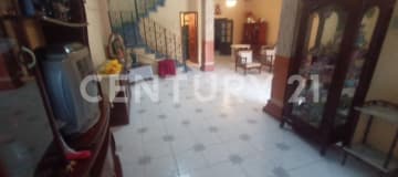 Casa 5 hab, 3 niveles, terraza y garage en Los Jazmines Sur