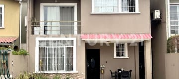 Casa de lujo en zona exclusiva con 3 dormitorios y piscina
