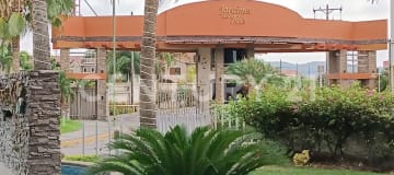 Casa de lujo en zona exclusiva con 3 dormitorios y piscina