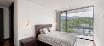 VENTA CASA 3 DORMITORIOS 182 m² conjunto privado, Alta vista de Nayón. G.Be_Aqt.