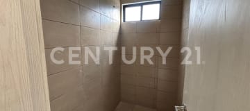 Casa en venta con 3 dormitorios y piscina en urbanización con amenities