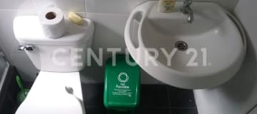 Oficina en Cotocollao: 2 ambientes y parqueadero cubierto
