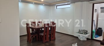Casa acogedora en conjunto pequeño con 4 habitaciones y terraza