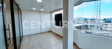 3 oficinas modernas 60m² c/u en Sangolquí - Sector Santa María