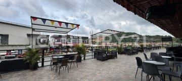 Local 36m² en plaza comercial con alto tráfico peatonal