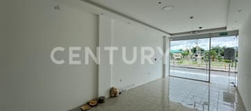 Local 36m² en plaza comercial con alto tráfico peatonal